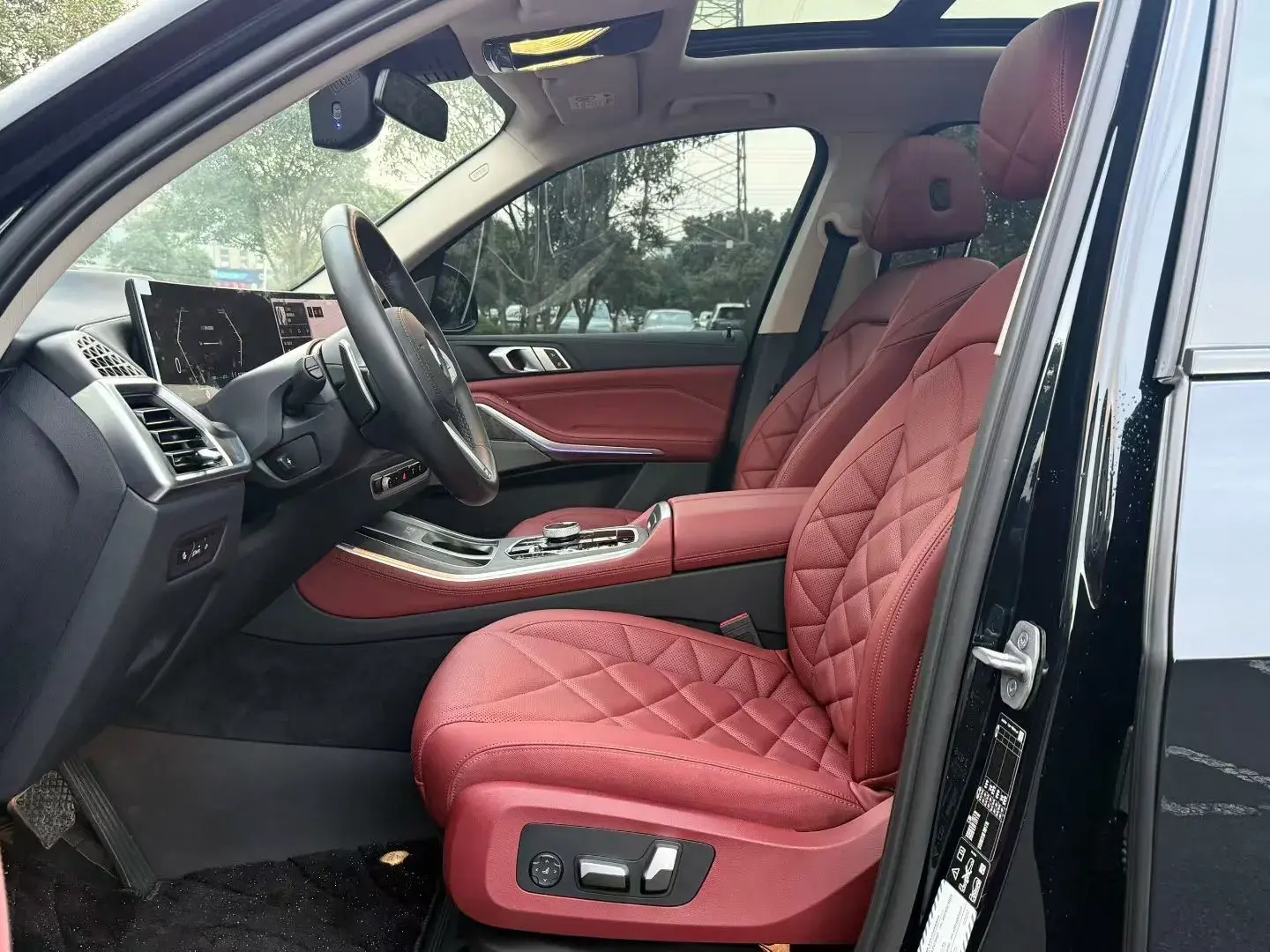 2025 BMW X3 thumbnail 2