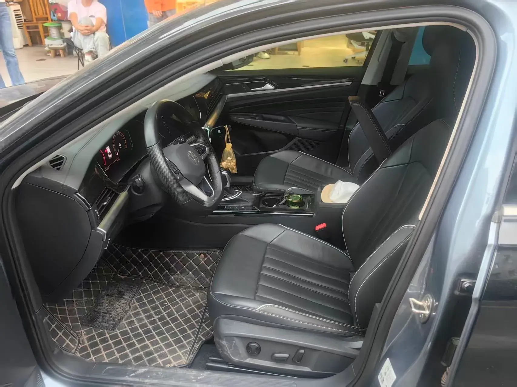 2022 VOLKSWAGEN PASSAT thumbnail 4