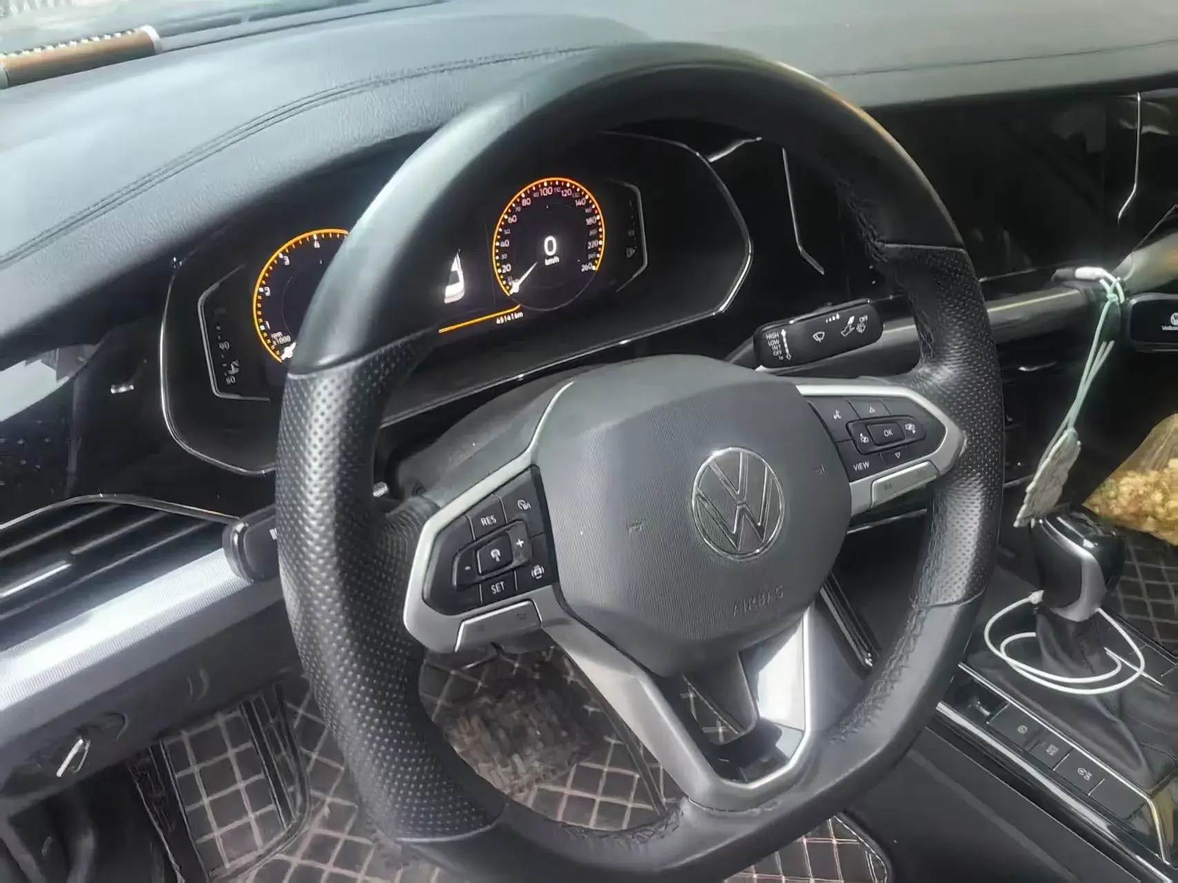 2022 VOLKSWAGEN PASSAT thumbnail 2