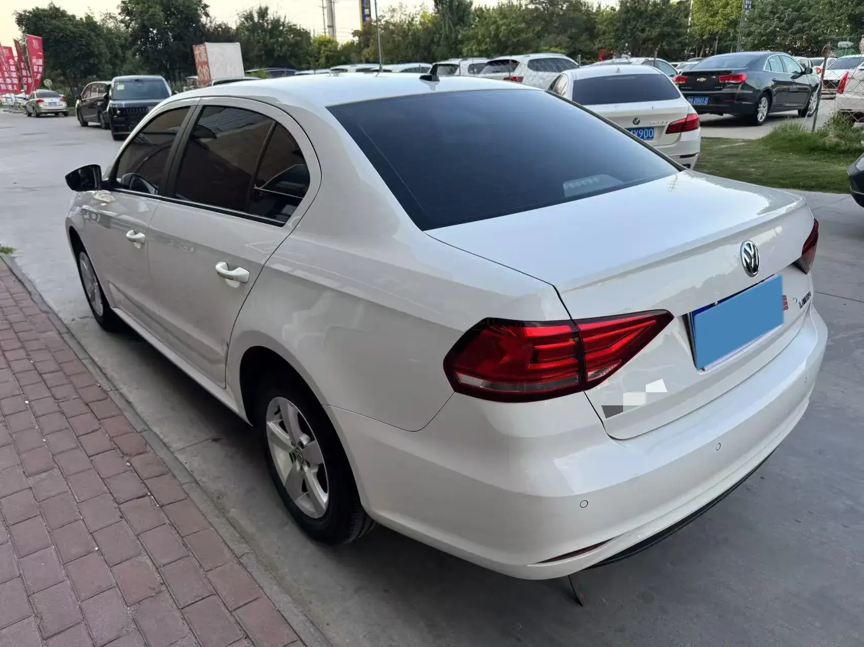 2019 VOLKSWAGEN LAVIDA thumbnail 3