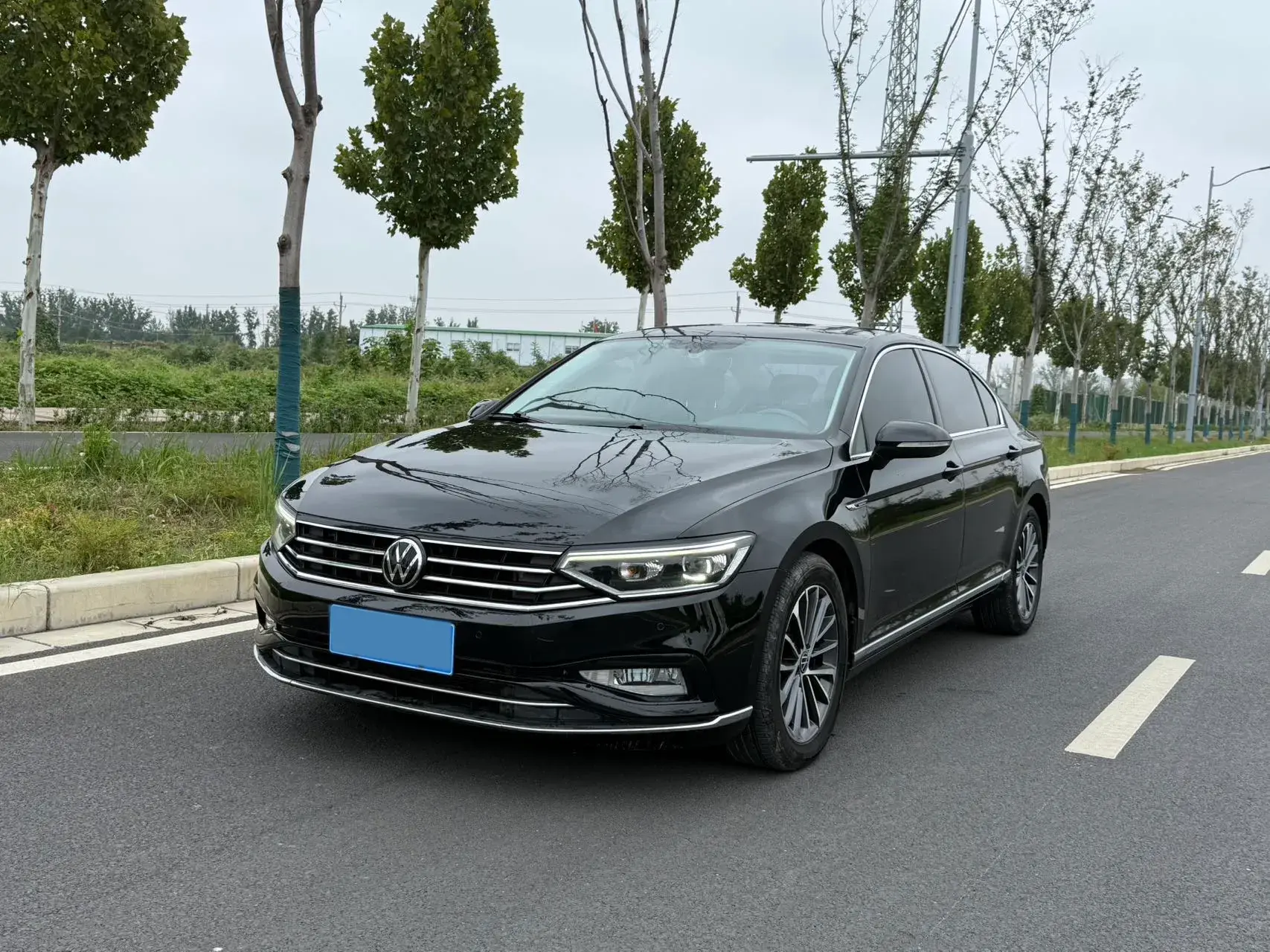 2020 VOLKSWAGEN MAGOTAN view 1