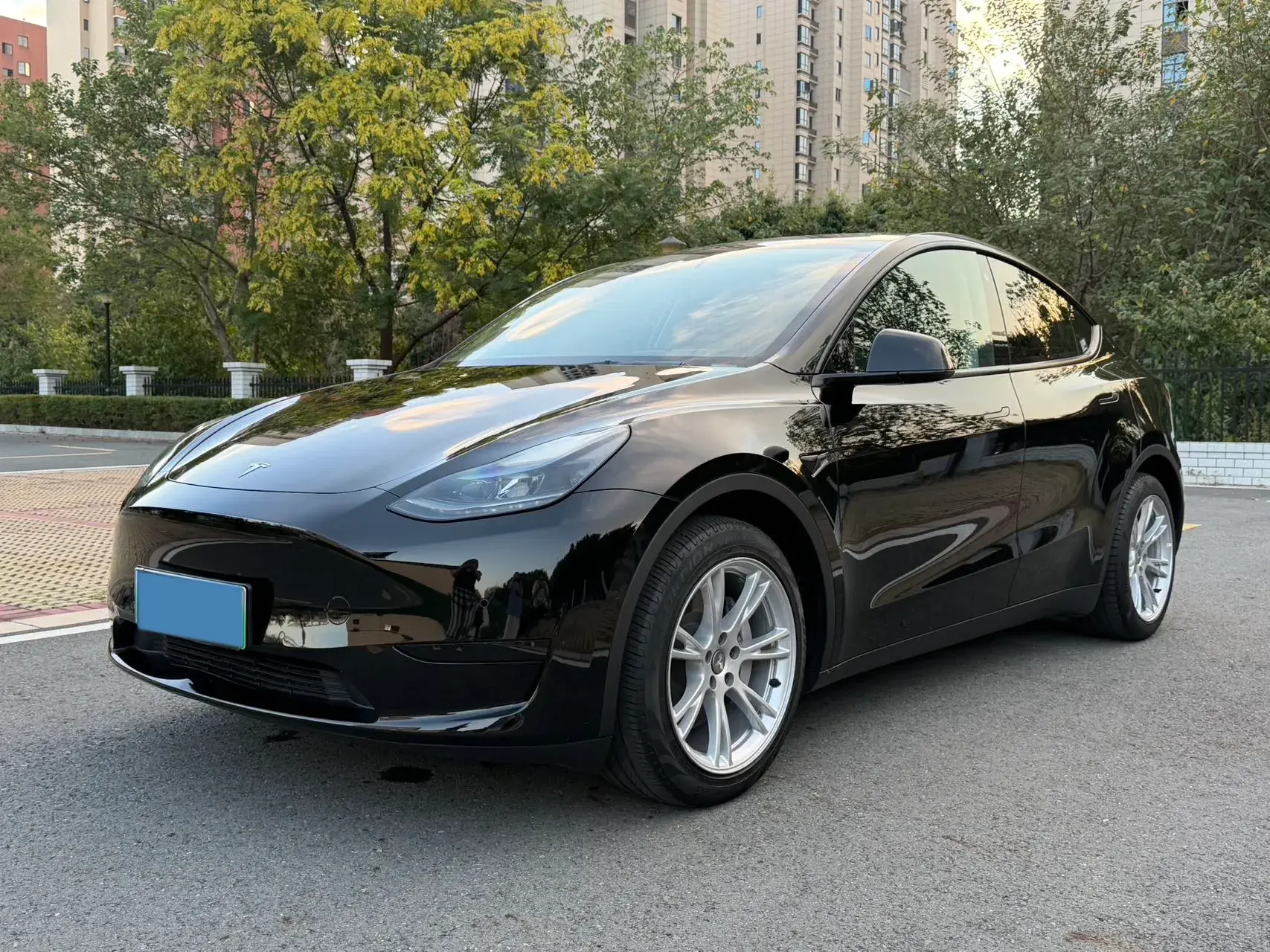 2022 TESLA MODEL view 1