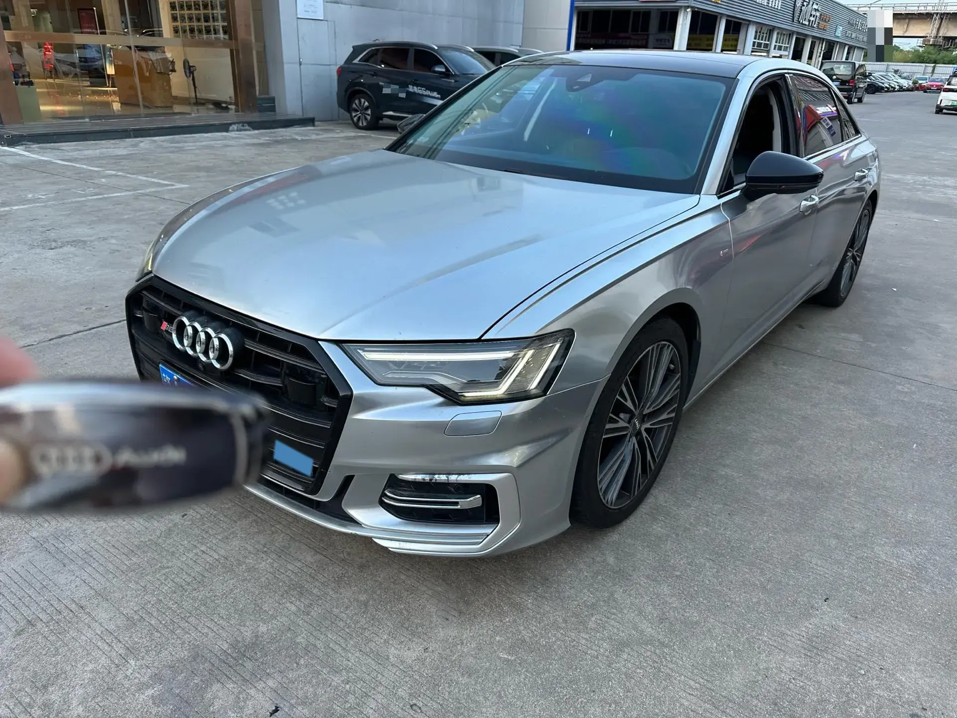 2020 AUDI A6L view 1