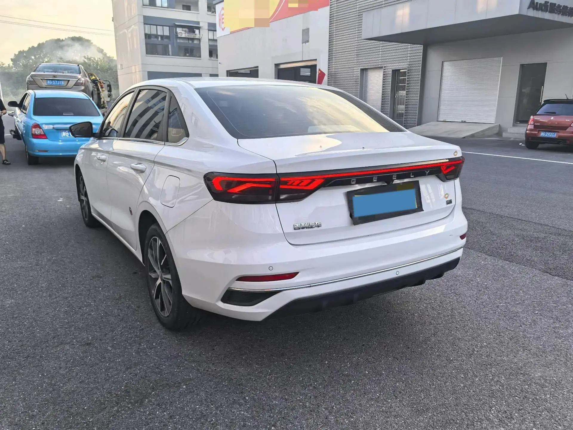 2022 GEELY EMGRAND thumbnail 4