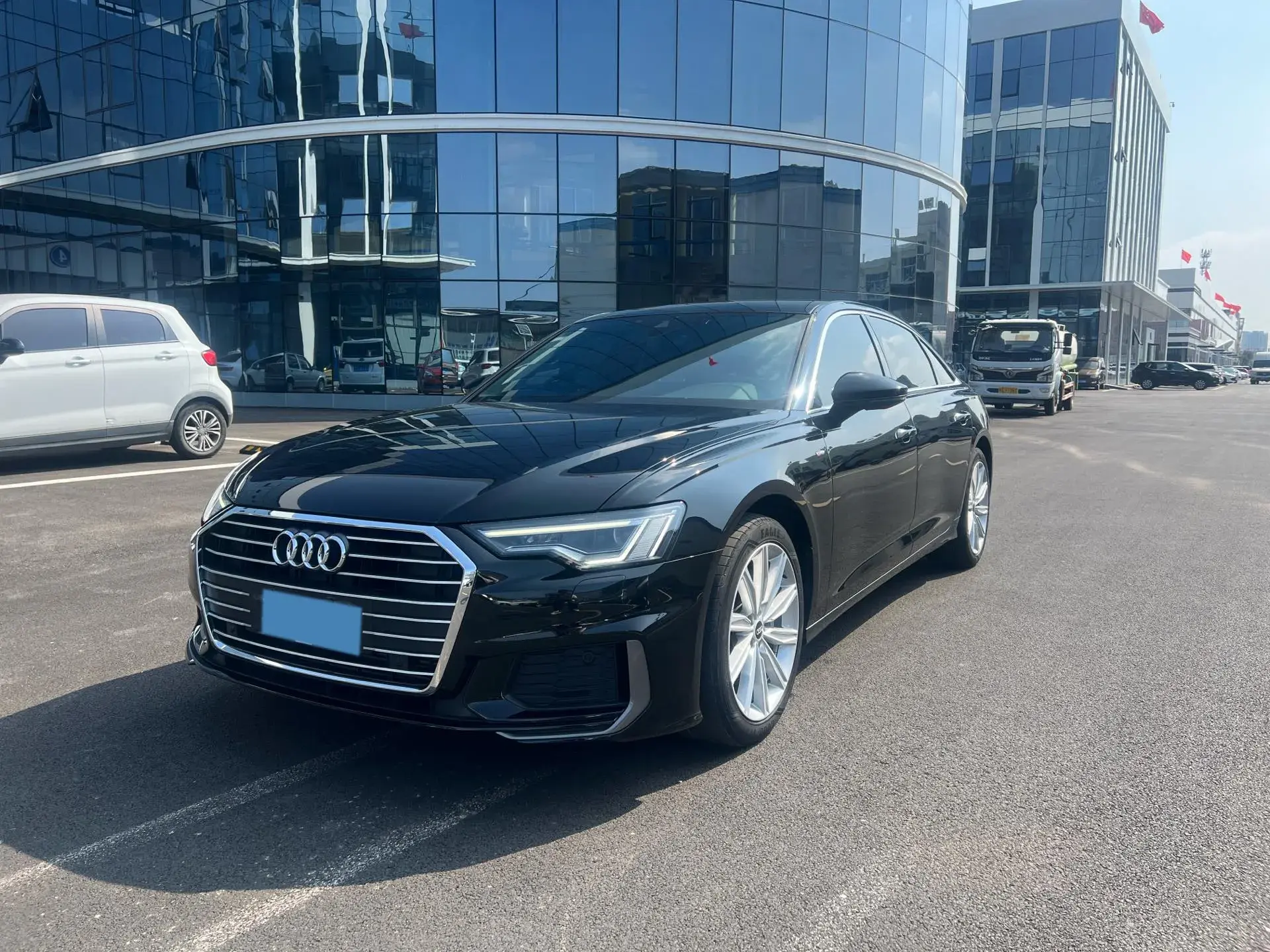 2022 AUDI A6L view 1