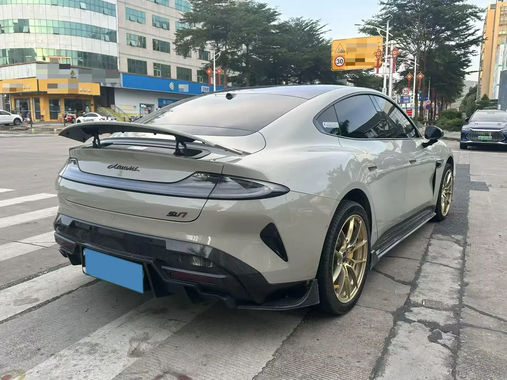 2024 MI SU7 thumbnail 4