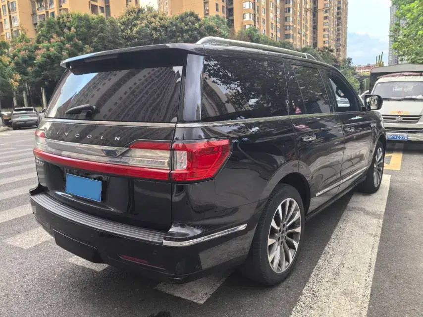 2018 LINCOLN NAVIGATOR thumbnail 2