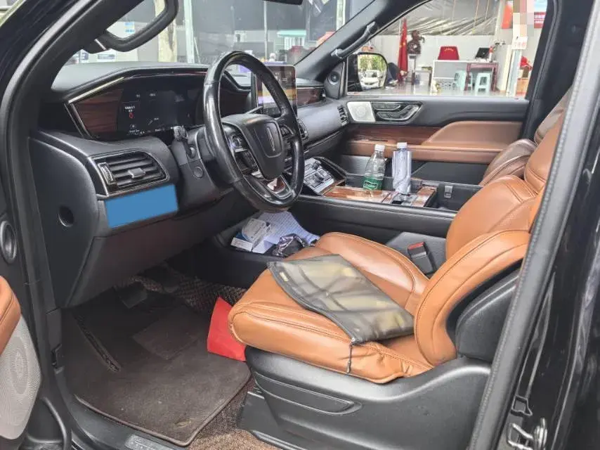 2018 LINCOLN NAVIGATOR thumbnail 3