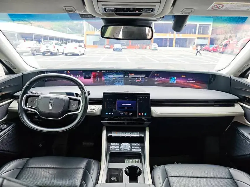 2023 LINCOLN NAUTILUS thumbnail 4
