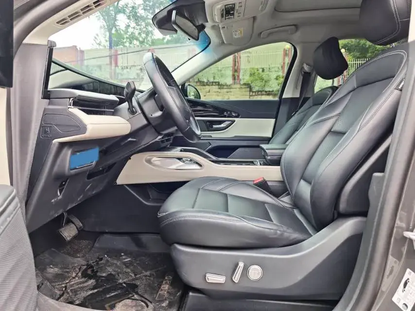 2023 LINCOLN NAUTILUS thumbnail 3