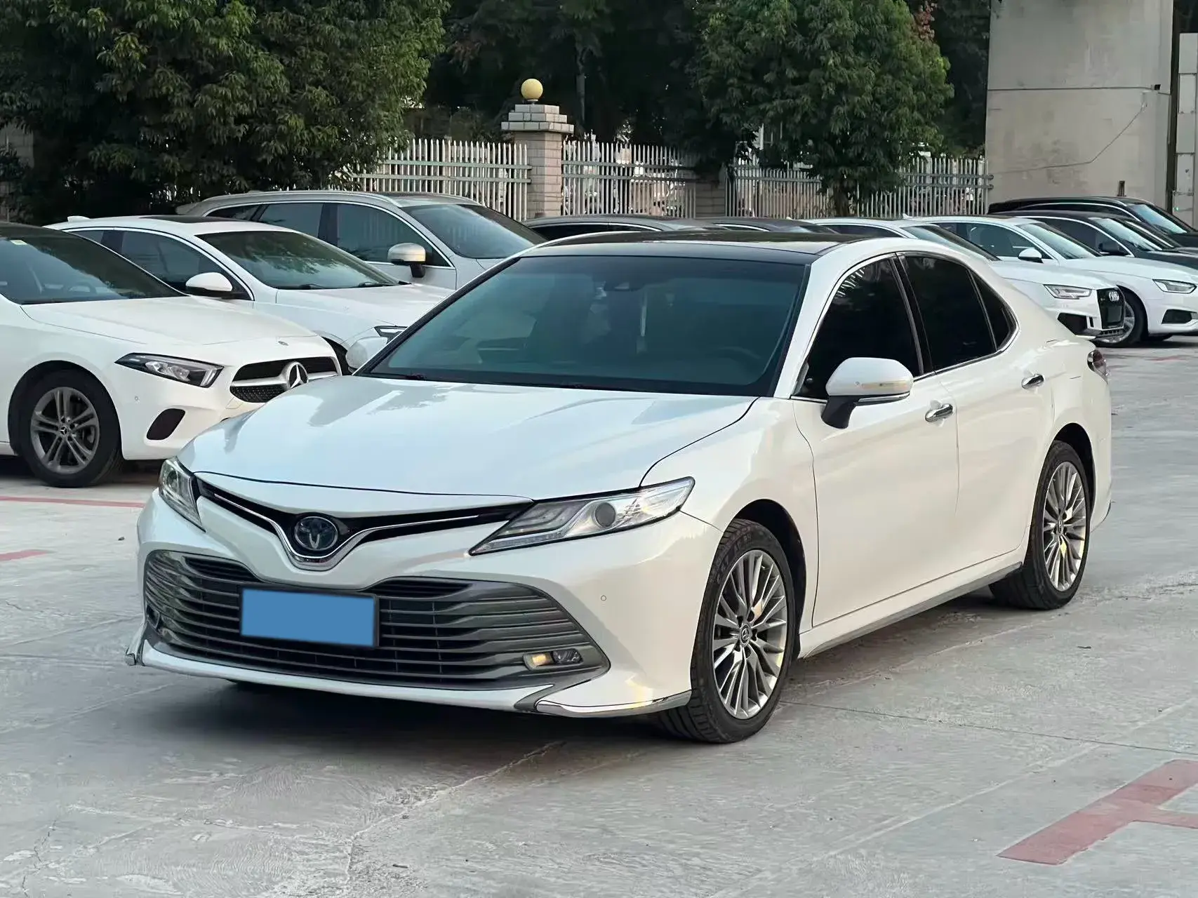 2019 TOYOTA CAMRY view 1