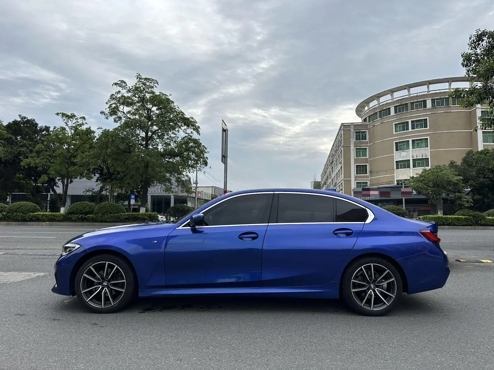 2020 BMW 3 thumbnail 3