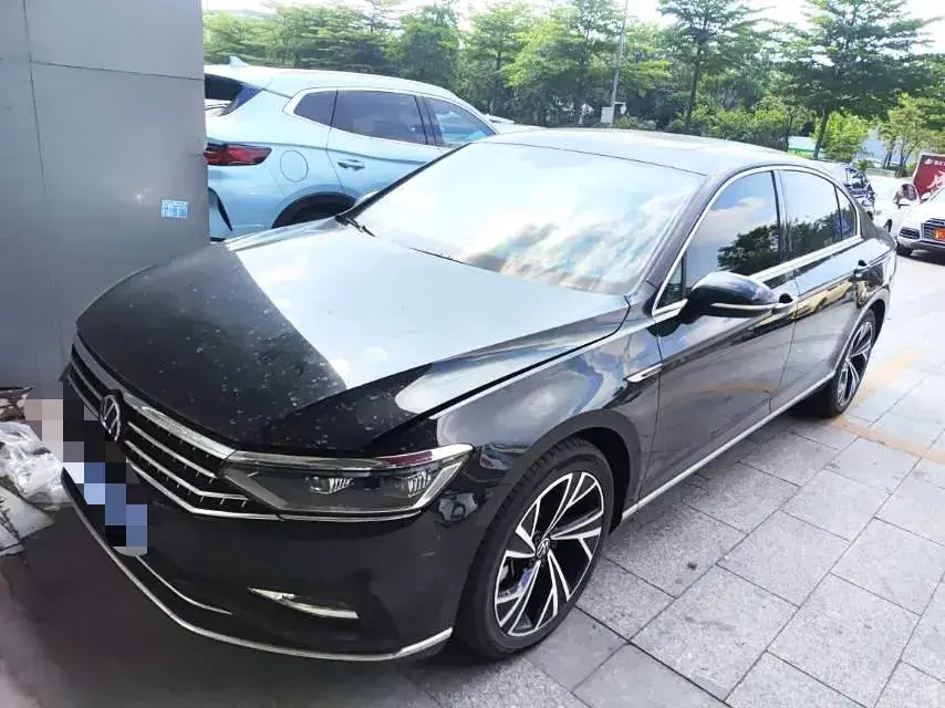 2021 VOLKSWAGEN MAGOTAN view 1