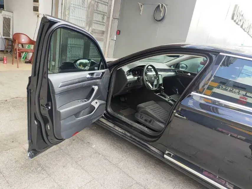 2021 VOLKSWAGEN MAGOTAN thumbnail 3