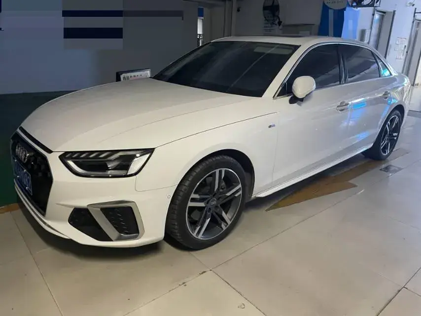 2020 AUDI A4L view 1