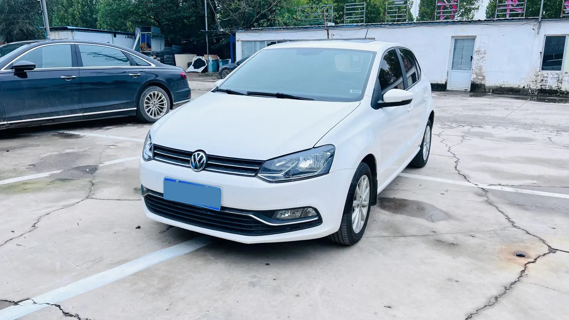 2018 VOLKSWAGEN POLO view 1