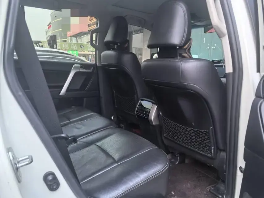 2018 TOYOTA LAND thumbnail 3