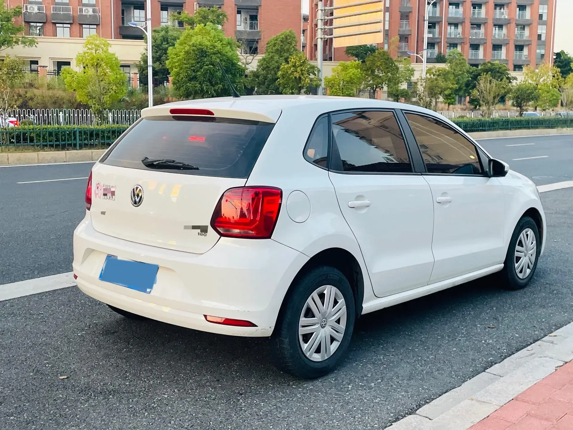 2018 VOLKSWAGEN POLO thumbnail 3