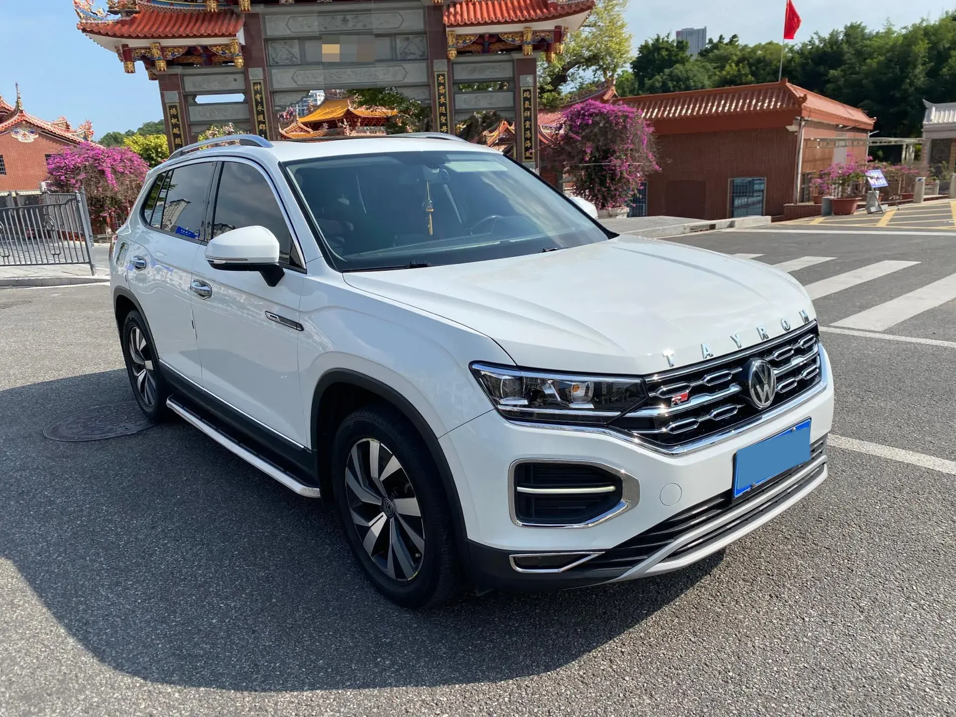 2019 VOLKSWAGEN TAYRON thumbnail 3