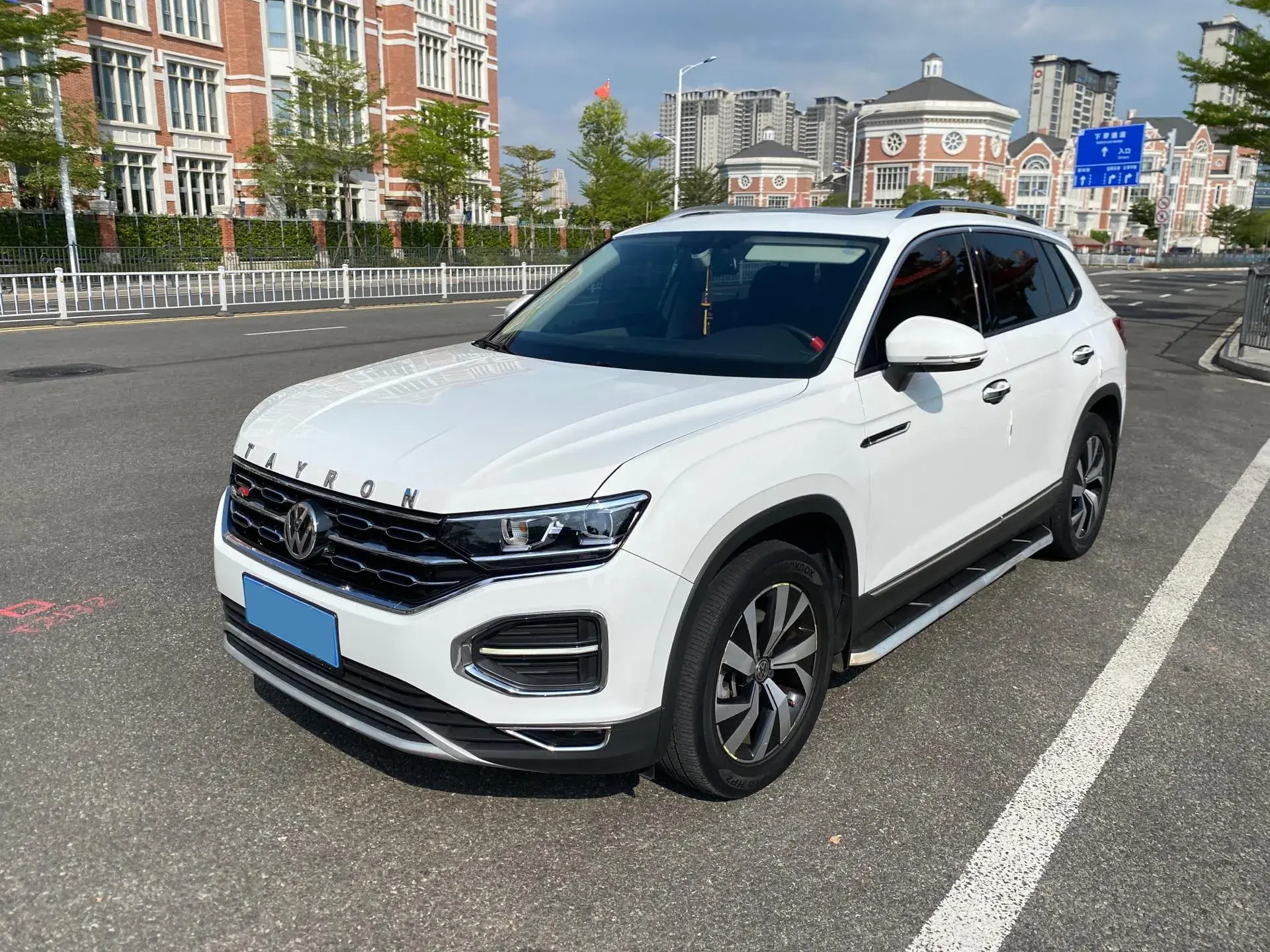 2019 VOLKSWAGEN TAYRON view 1