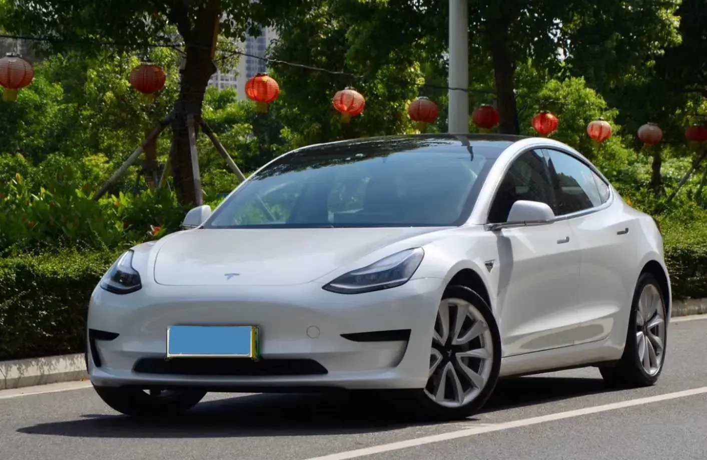 2019 TESLA MODEL view 1