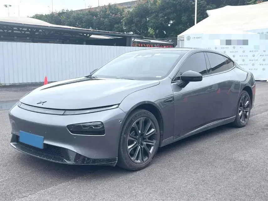 2022 XPENG P7 view 1