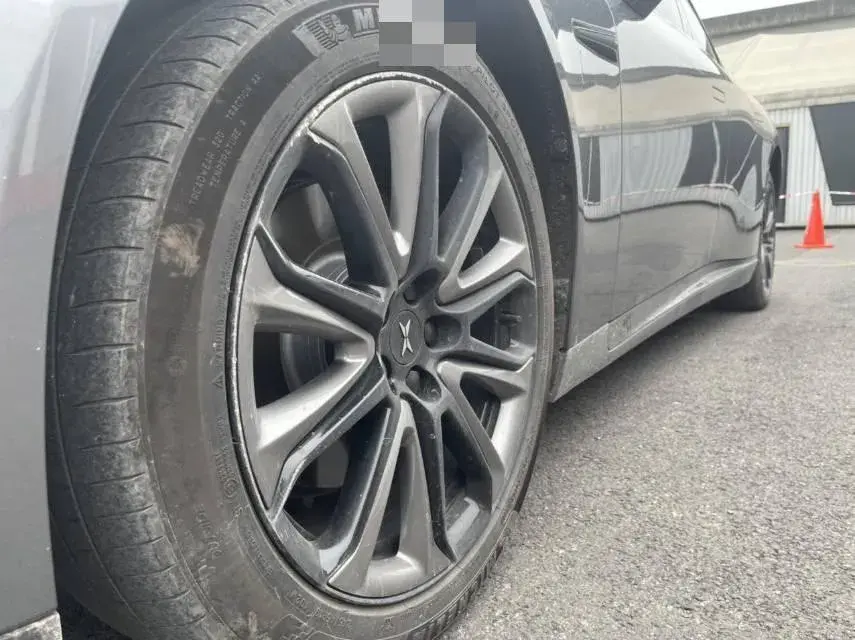 2022 XPENG P7 thumbnail 4