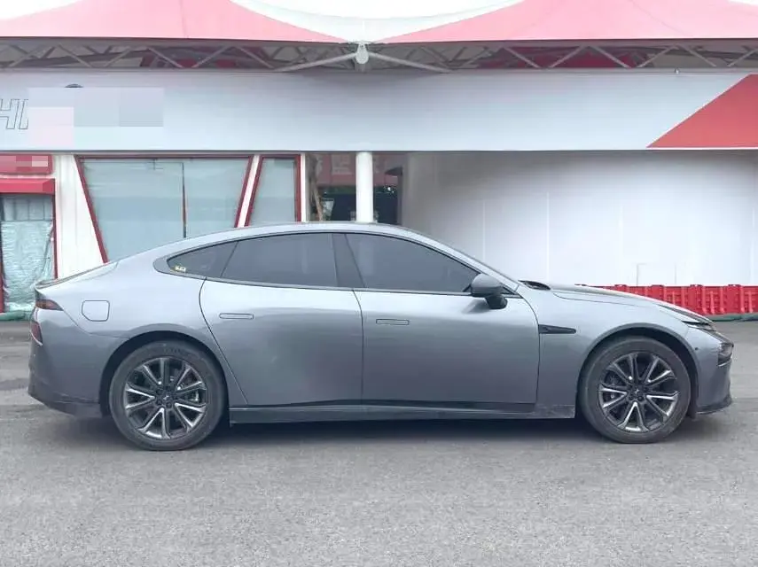 2022 XPENG P7 thumbnail 3