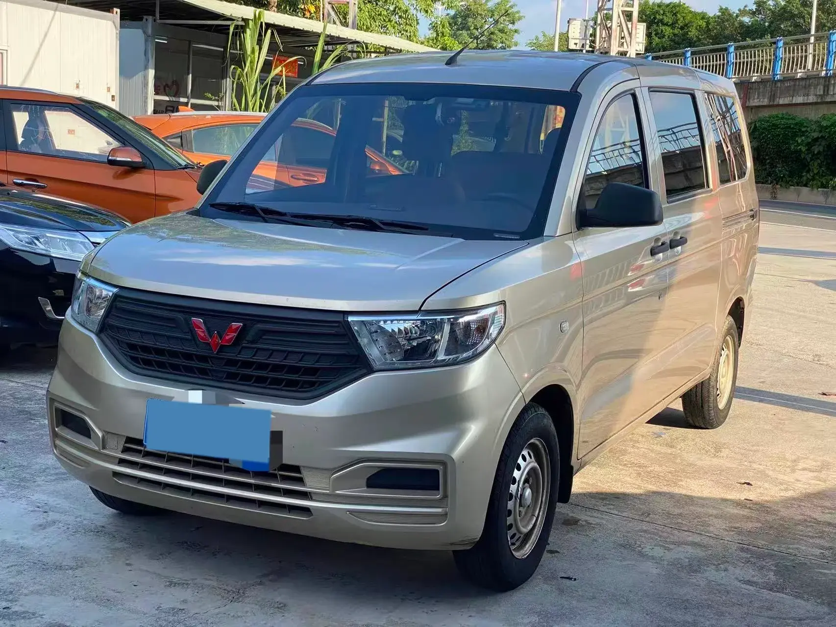 2022 WULING HONGGUANG view 1