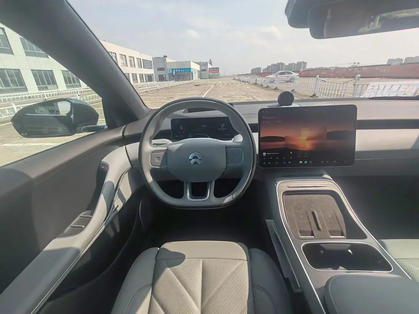 2025 NIO ET5T thumbnail 4