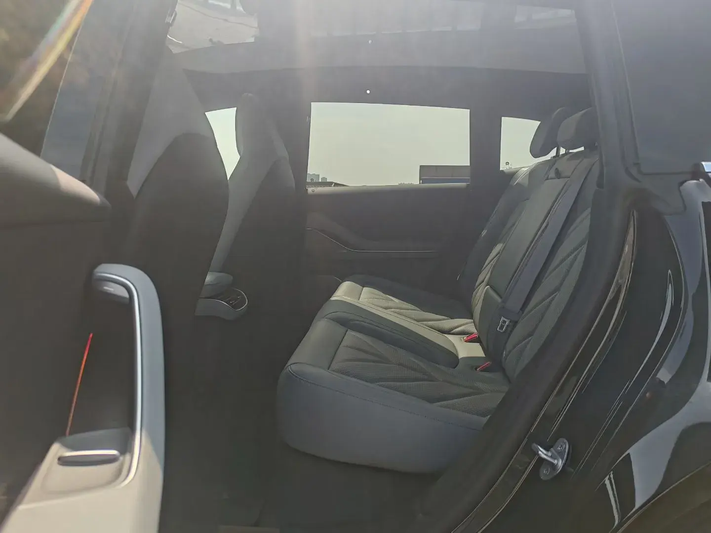 2025 NIO ET5T thumbnail 3