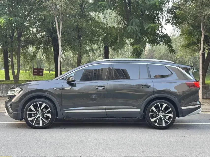 2022 VOLKSWAGEN TALAGON thumbnail 3