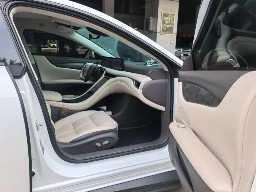 2024 IM L6 thumbnail 3