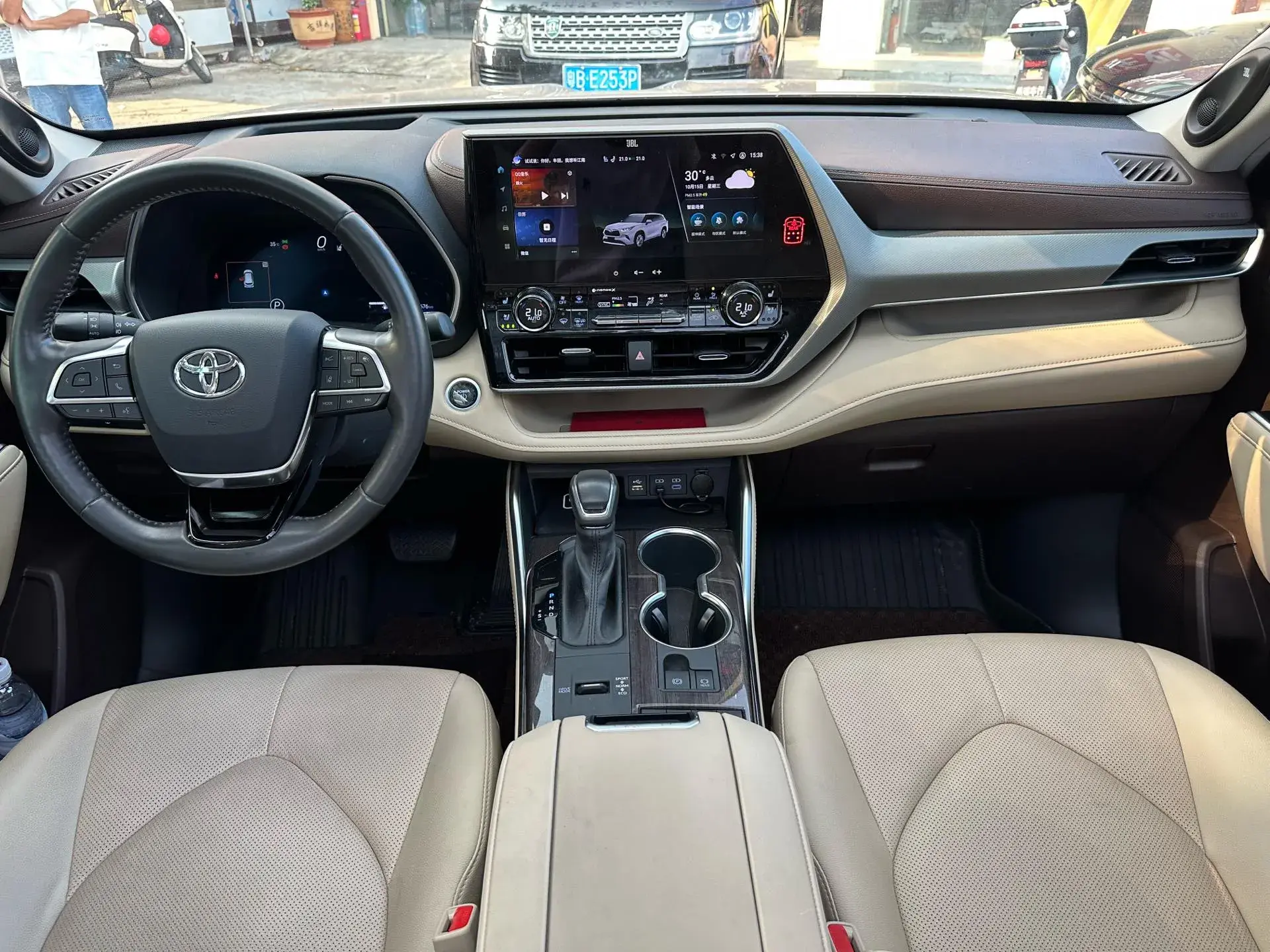 2022 TOYOTA HIGHLANDER thumbnail 4