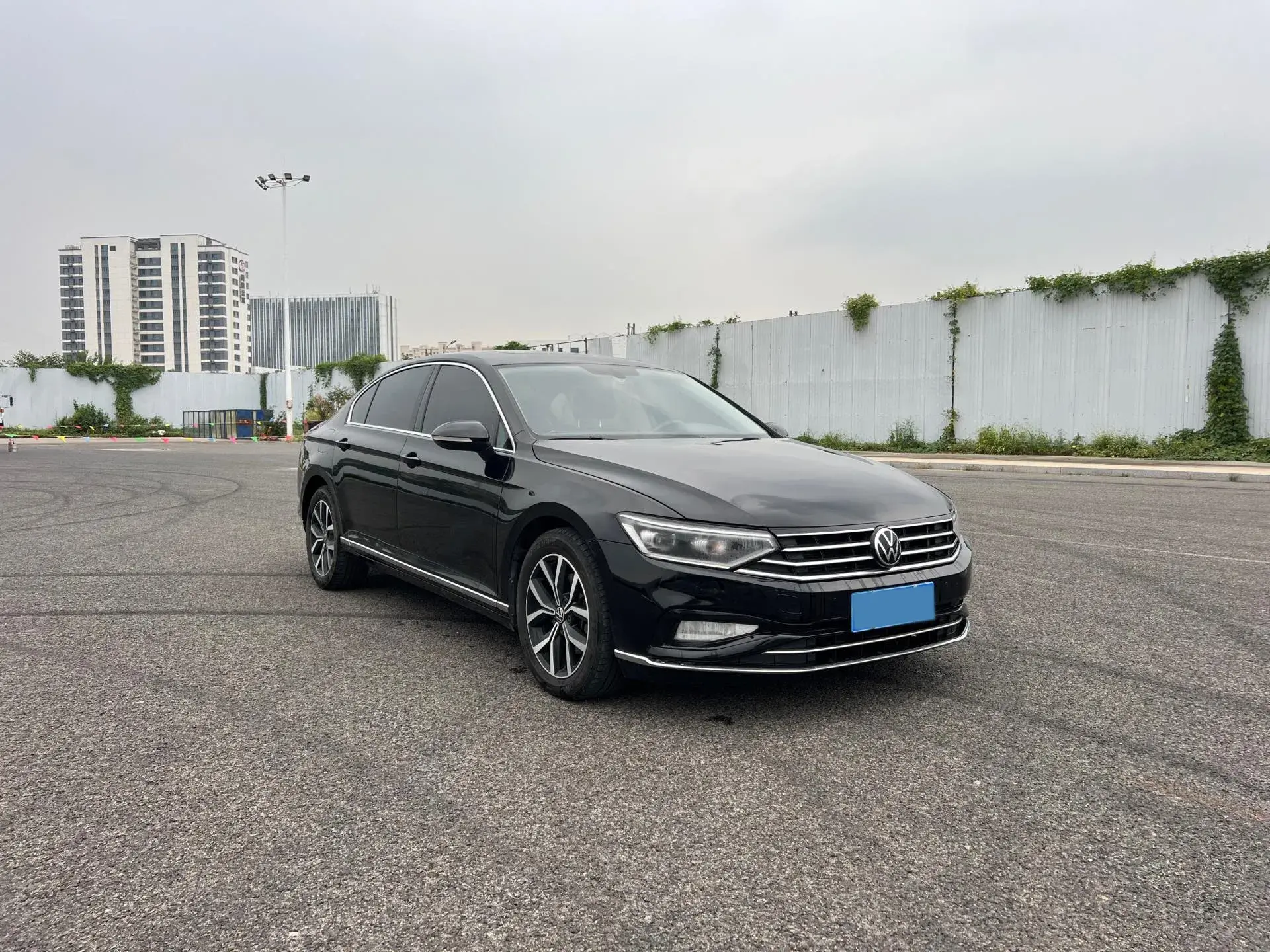 2021 VOLKSWAGEN MAGOTAN thumbnail 2