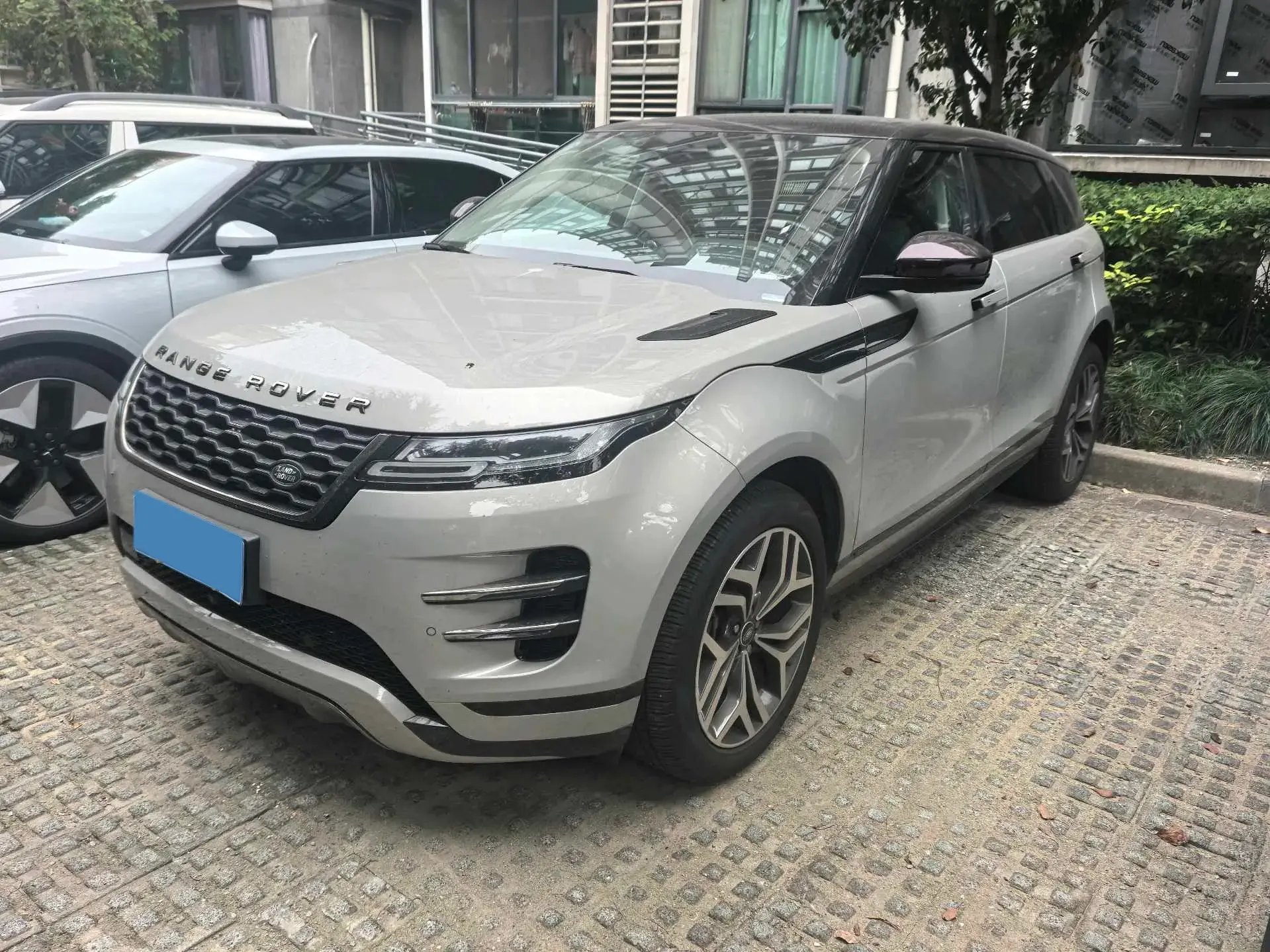 2021 LAND ROVER view 1