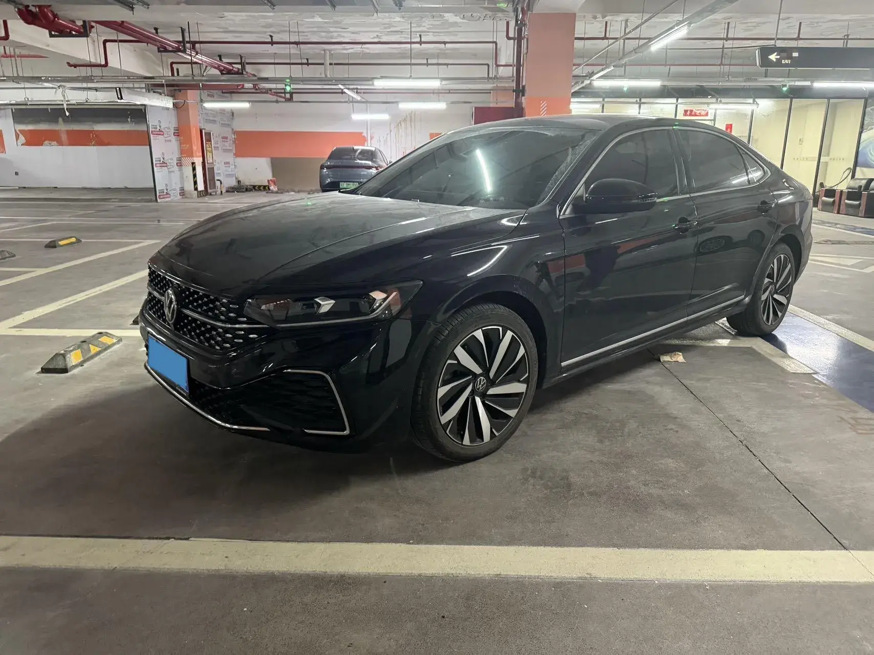 2022 VOLKSWAGEN PASSAT view 1