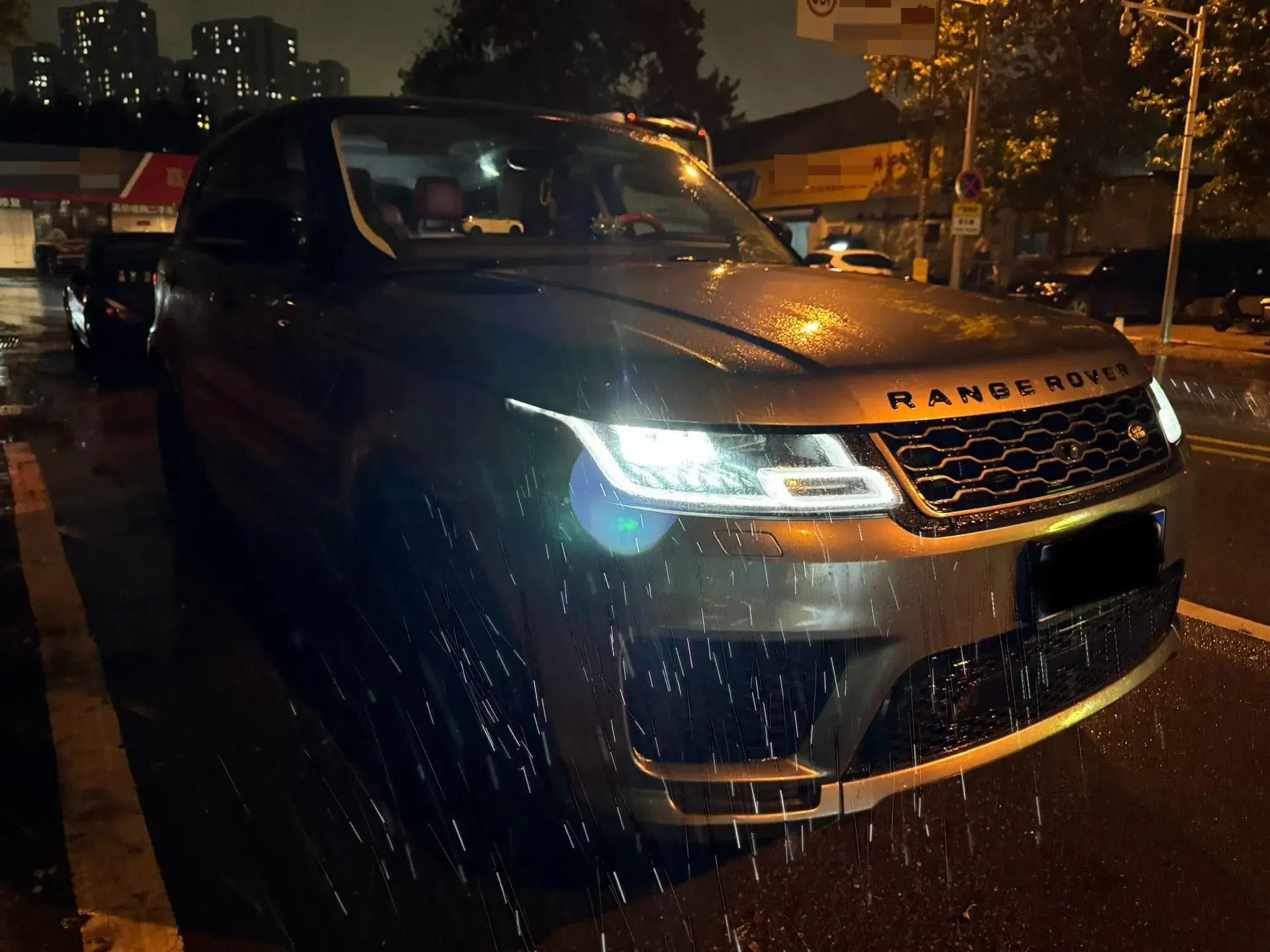 2018 LAND ROVER thumbnail 3