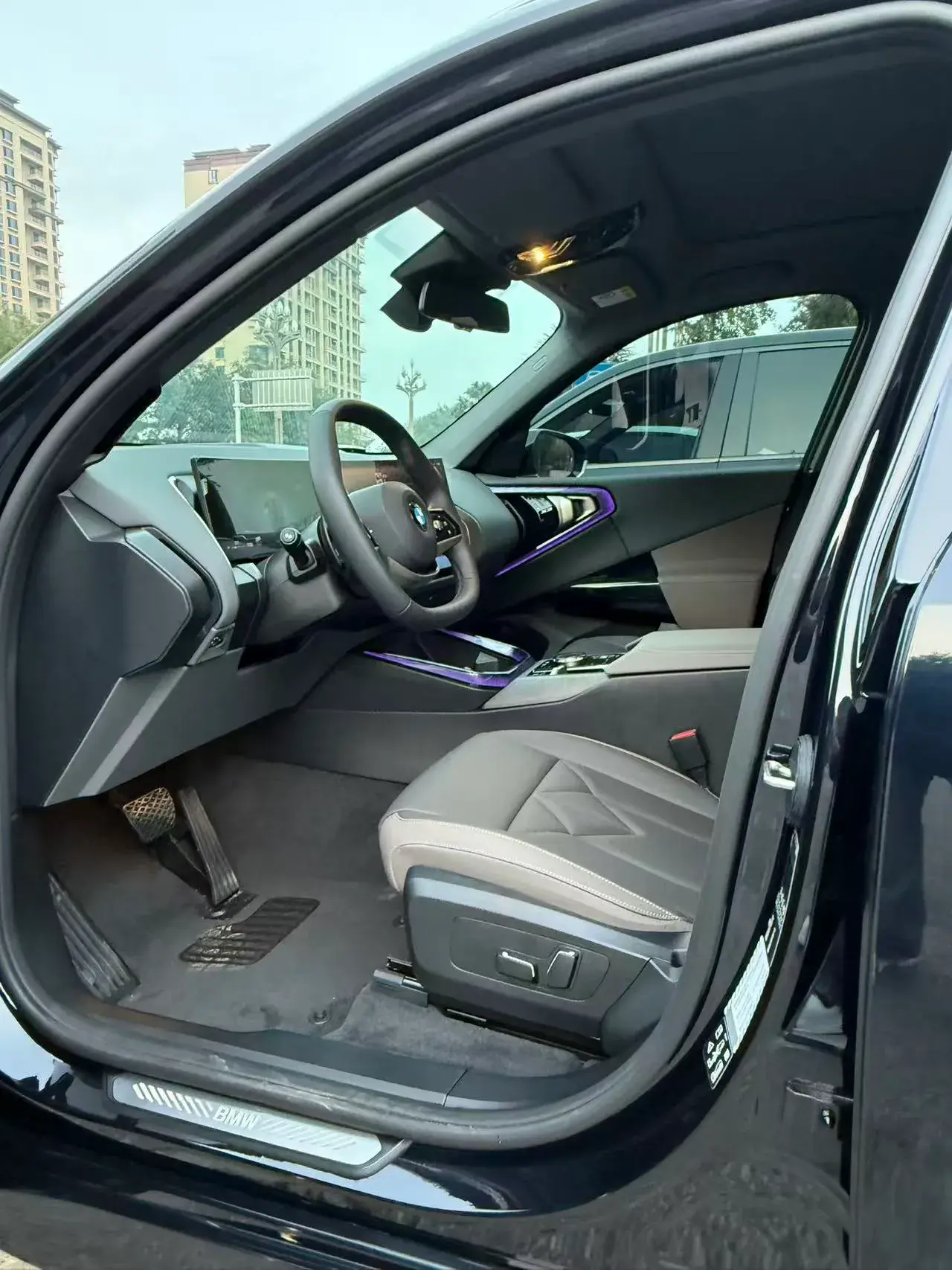 2025 BMW X3 thumbnail 3