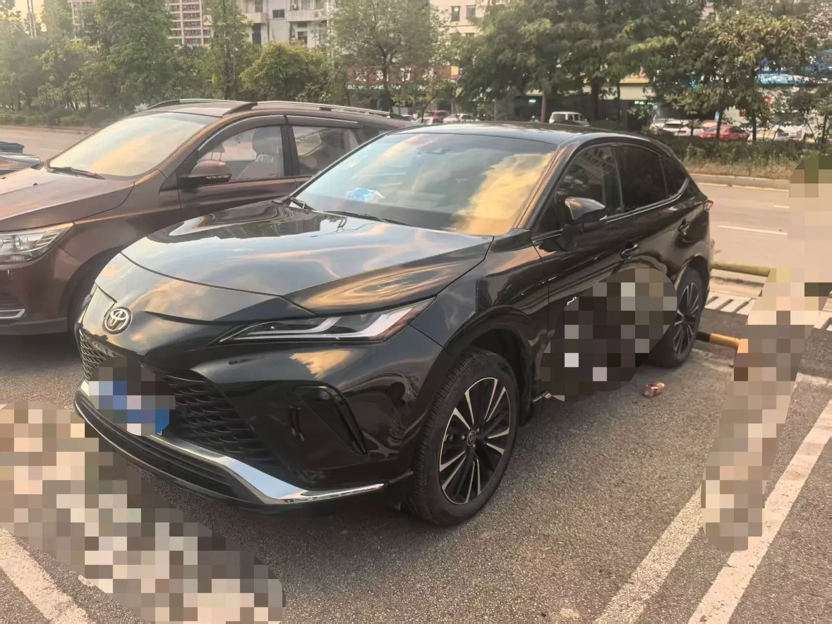 2022 TOYOTA VENZA view 1