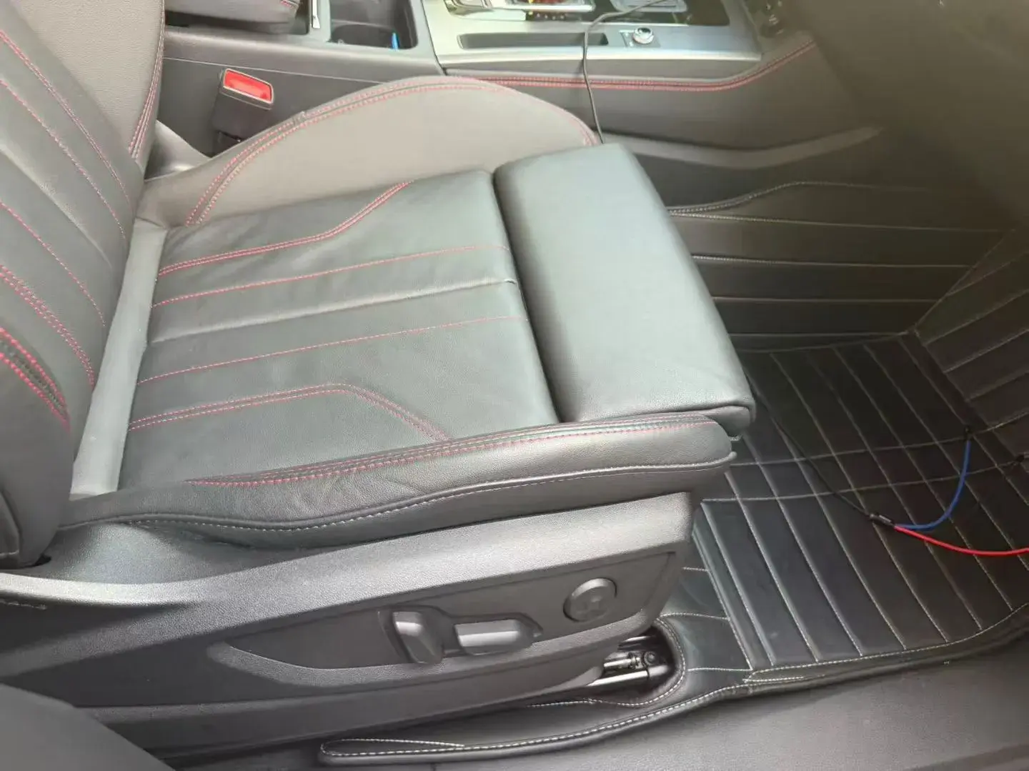 2022 AUDI Q5L thumbnail 2