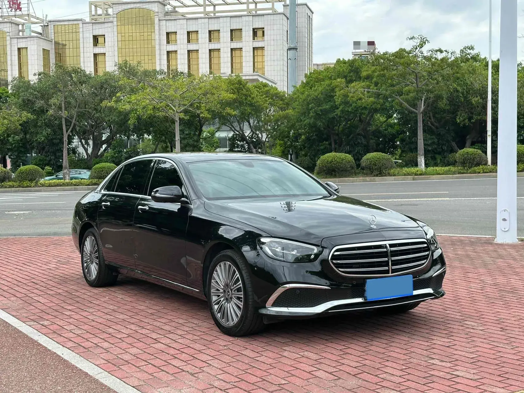 2023 MERCEDES-BENZ E thumbnail 3