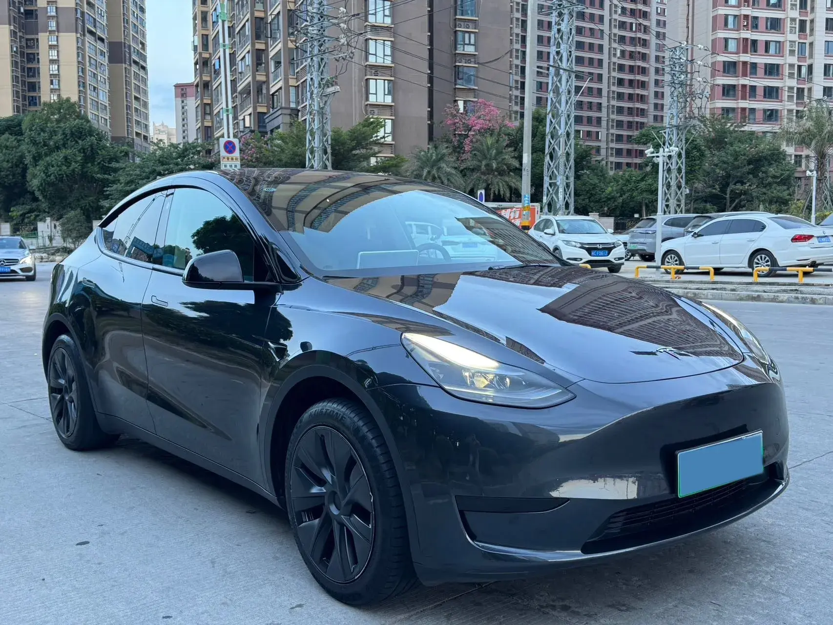 2024 TESLA MODEL thumbnail 3