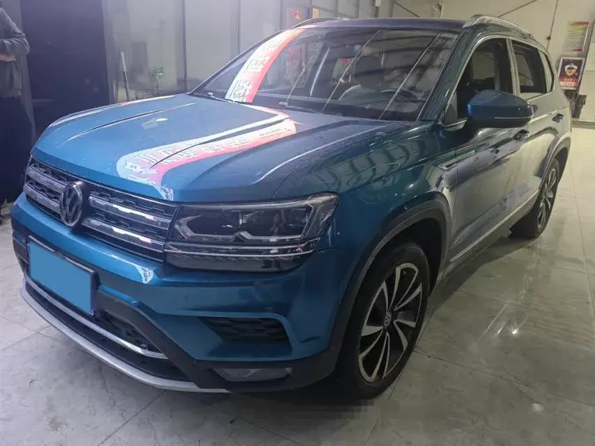 2019 VOLKSWAGEN THARU view 1
