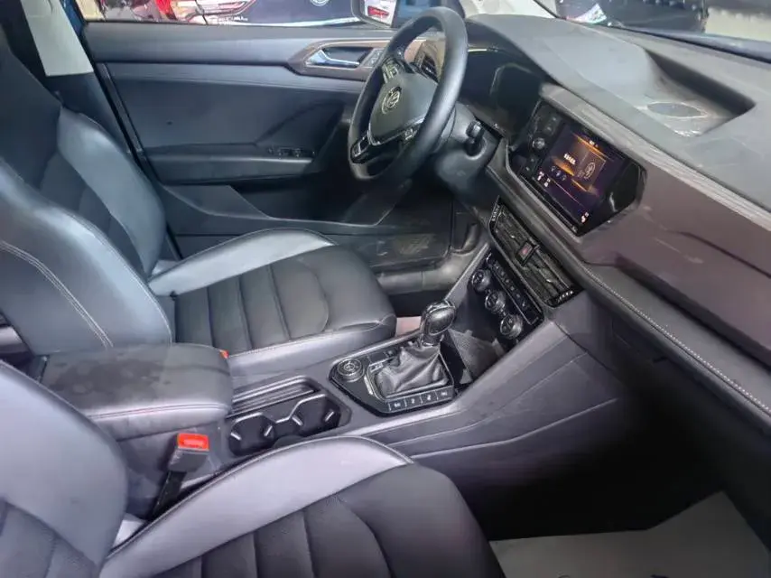 2019 VOLKSWAGEN THARU thumbnail 4