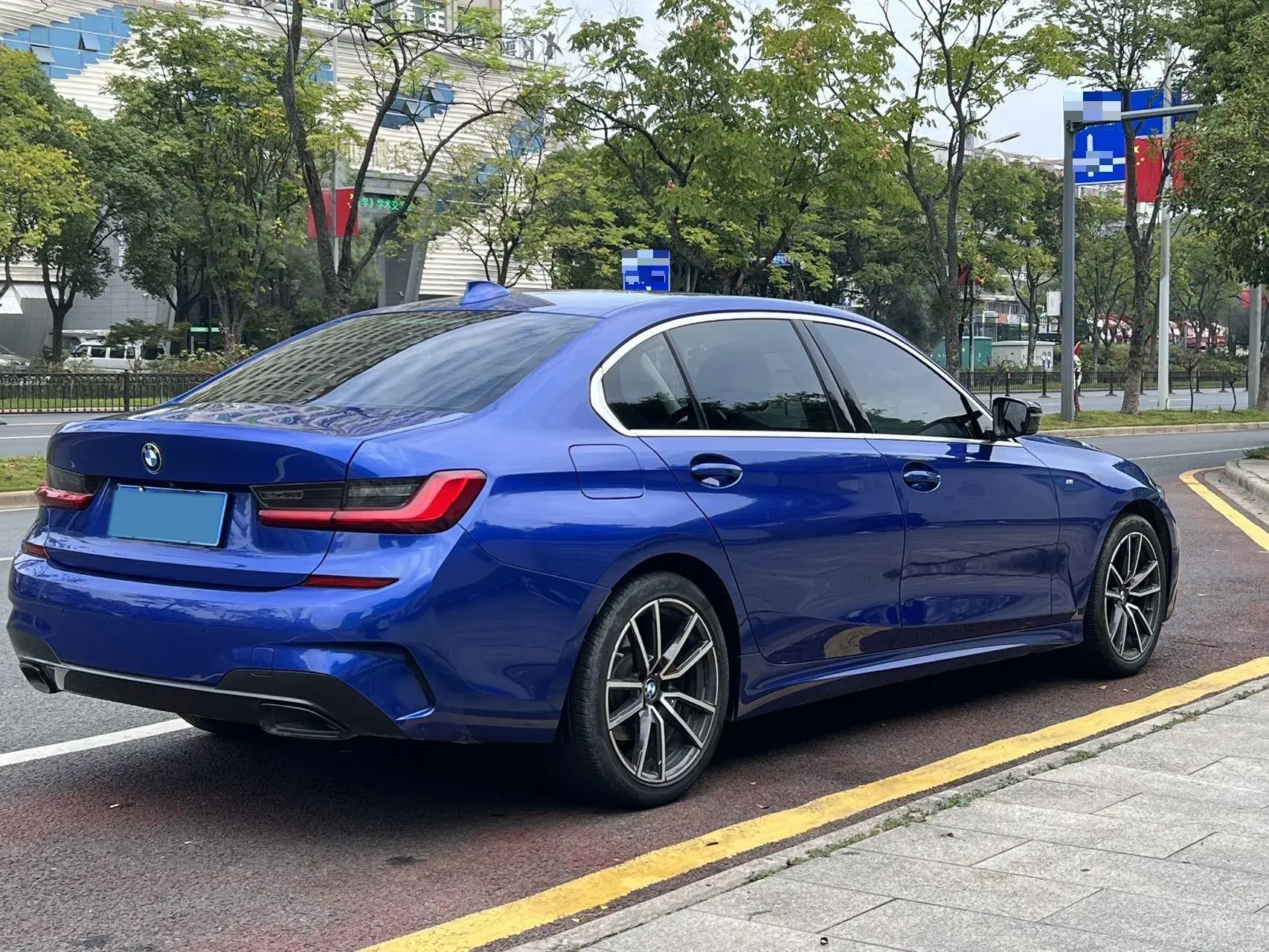 2021 BMW 3 thumbnail 4