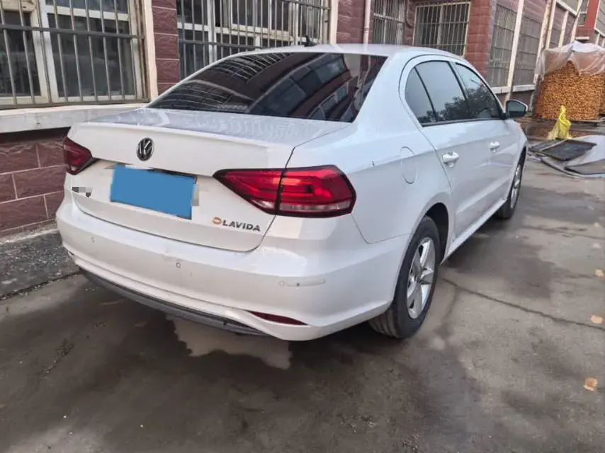 2019 VOLKSWAGEN LAVIDA thumbnail 2