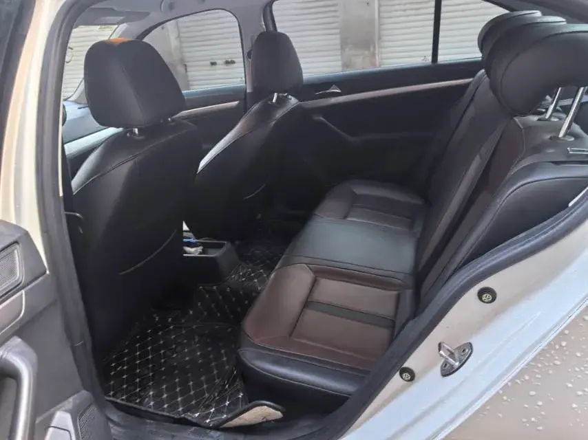 2019 VOLKSWAGEN LAVIDA thumbnail 4