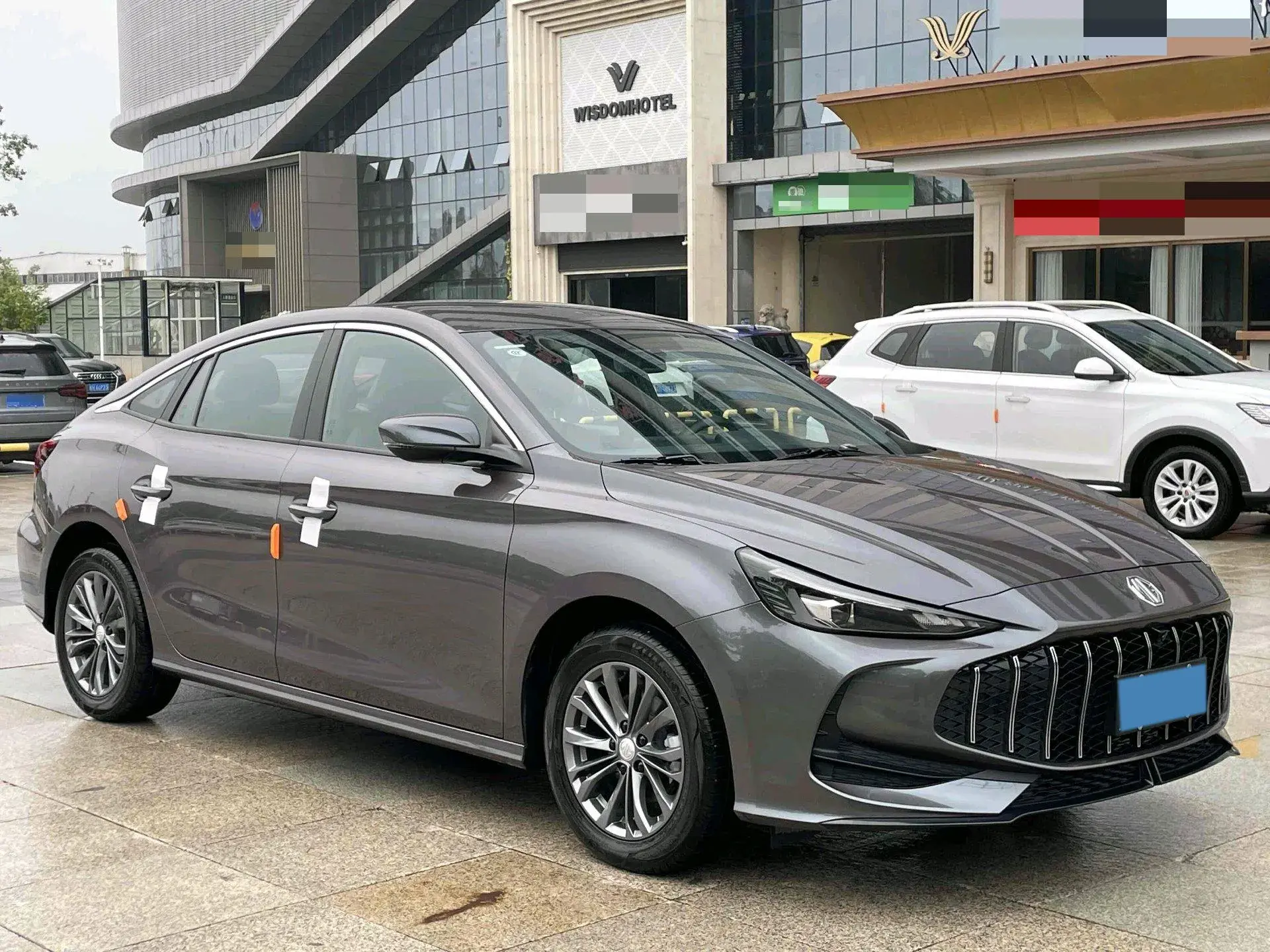 2025 MG 5 thumbnail 3