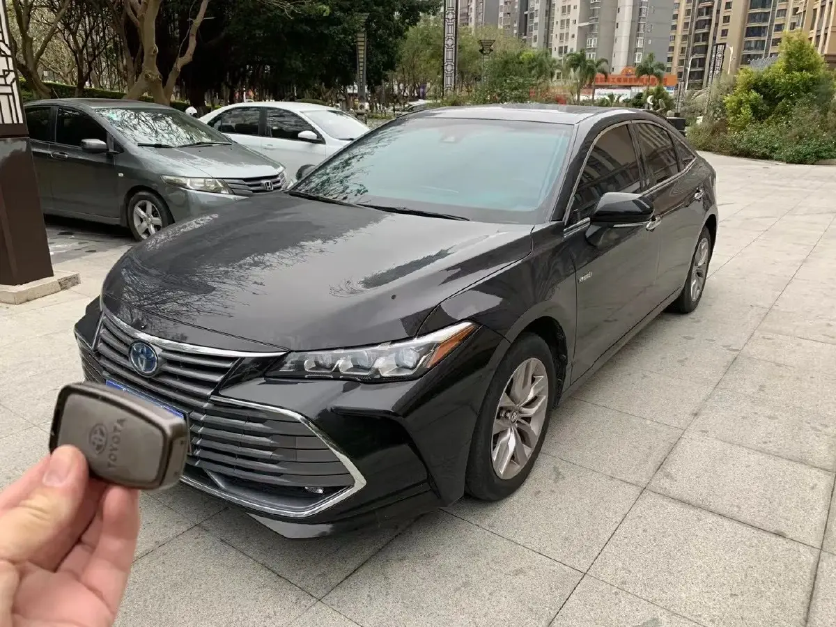 2019 Toyota Avalon 2.5L 178HP L4 E-CVT Hybrid